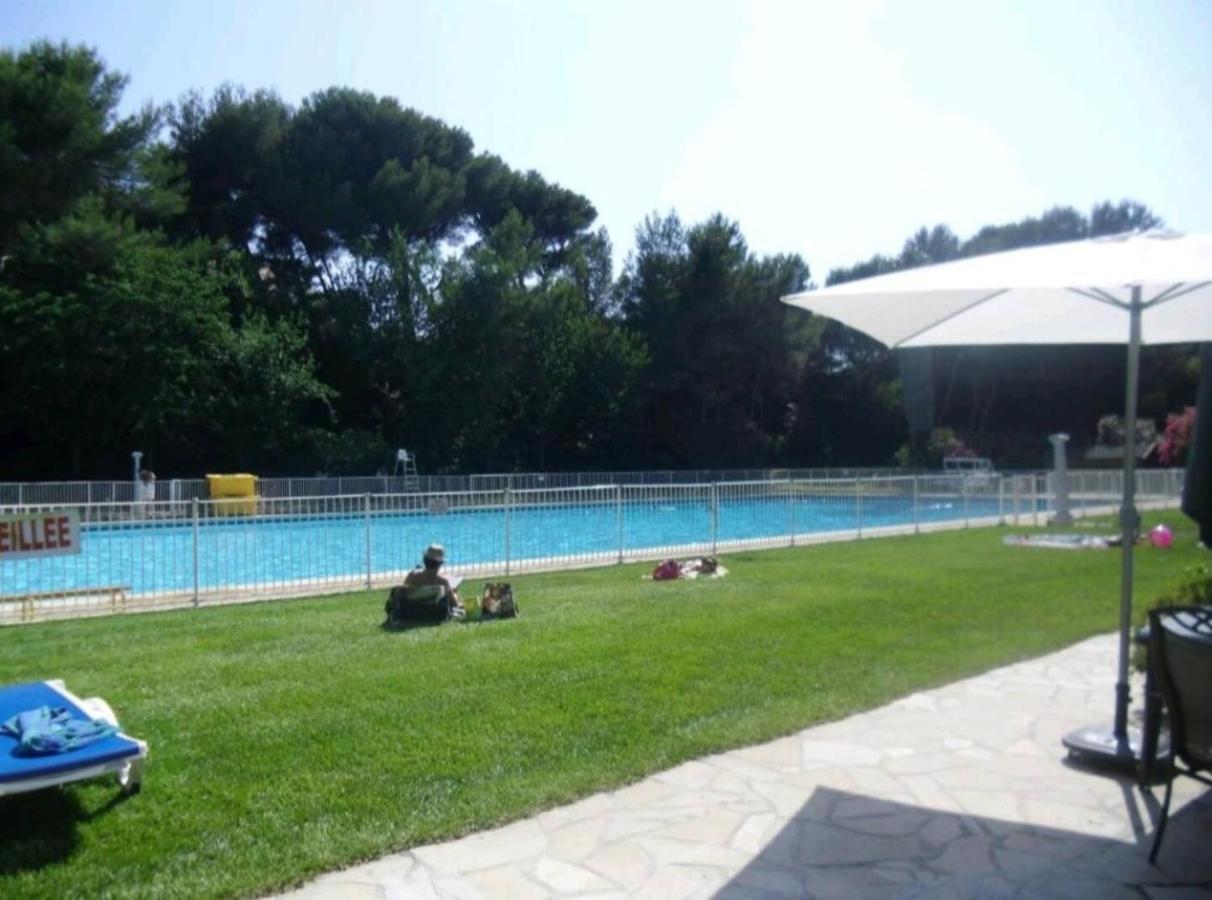 Bel Appartement Avec Piscine Proche Des Plages Six-Fours-les-Plages Luaran gambar