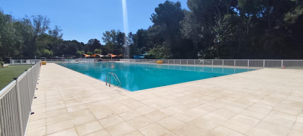 Bel Appartement Avec Piscine Proche Des Plages Six-Fours-les-Plages Luaran gambar